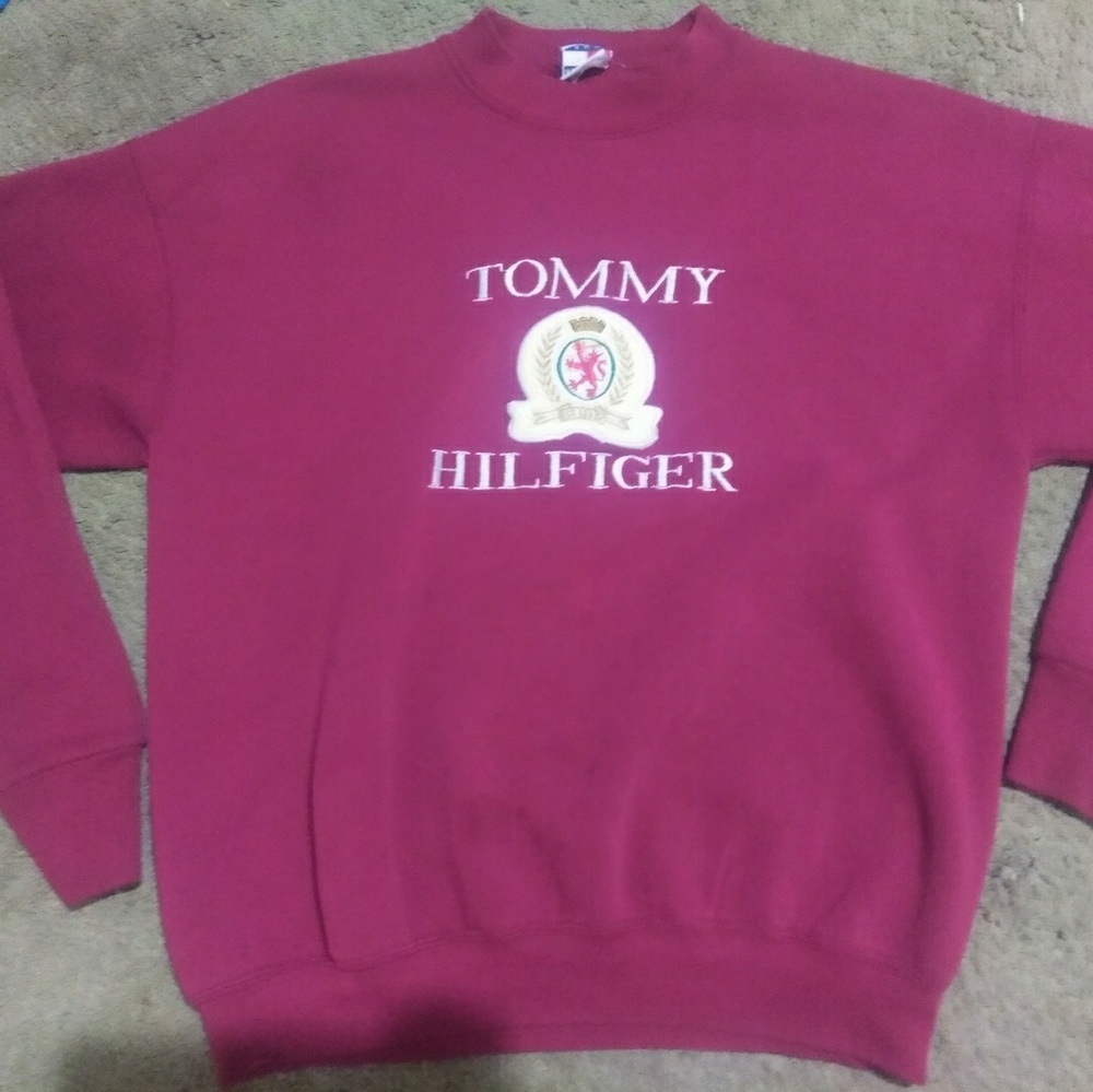 Rare! vintage Tommy Hilfiger Crest logo Crewneck
